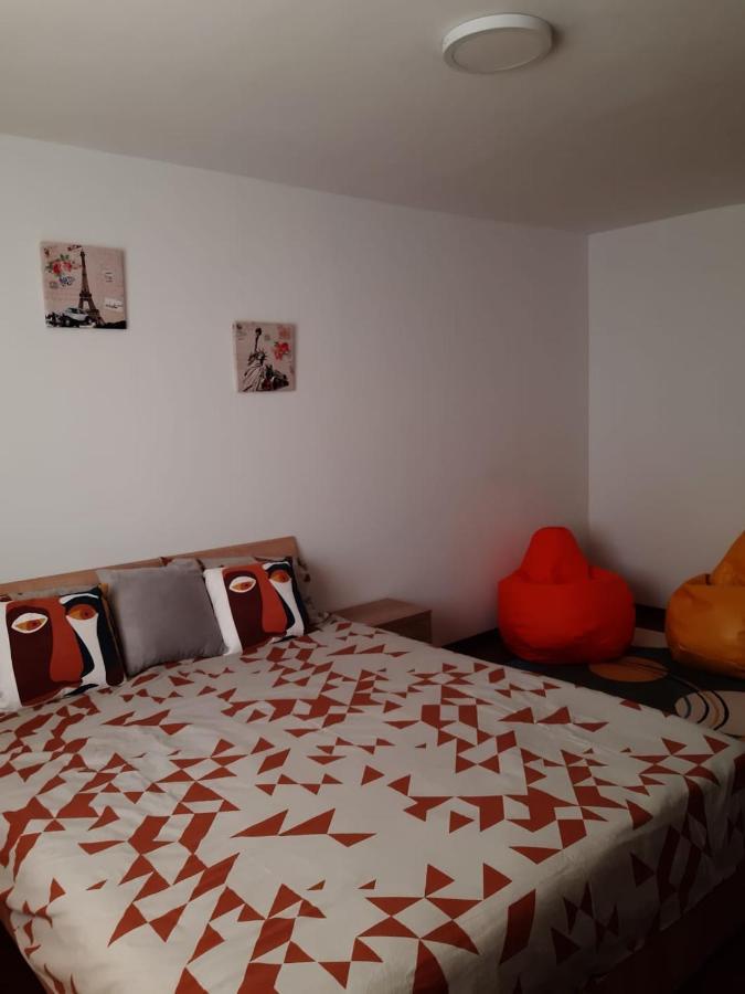 Garsoniera Regim Hotelier Piatra Neamţ Exteriér fotografie